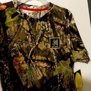 Mossy oak camo t shirt scent control size small